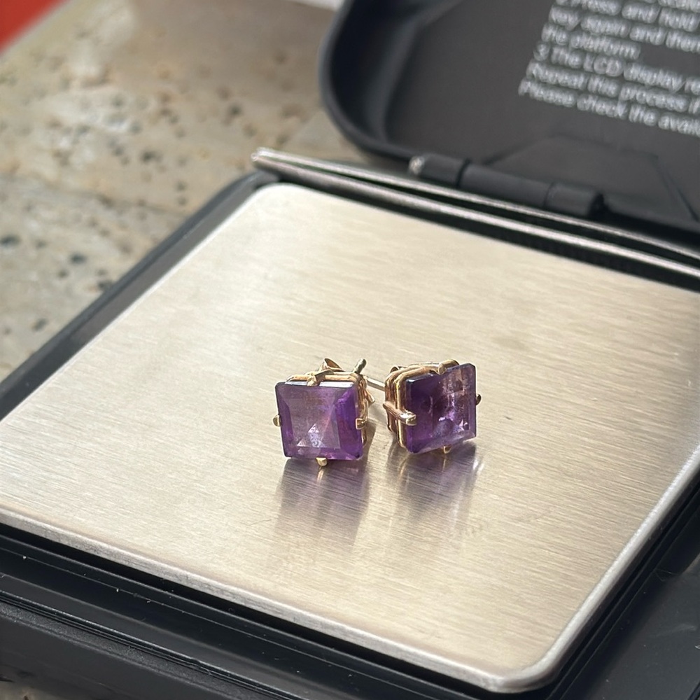 14K Yellow Gold Amethyst Square Stud Earrings